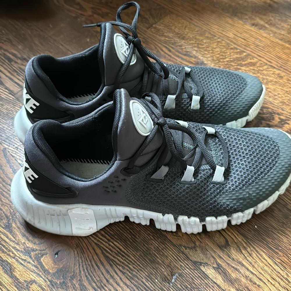 Men’s Nike metcons